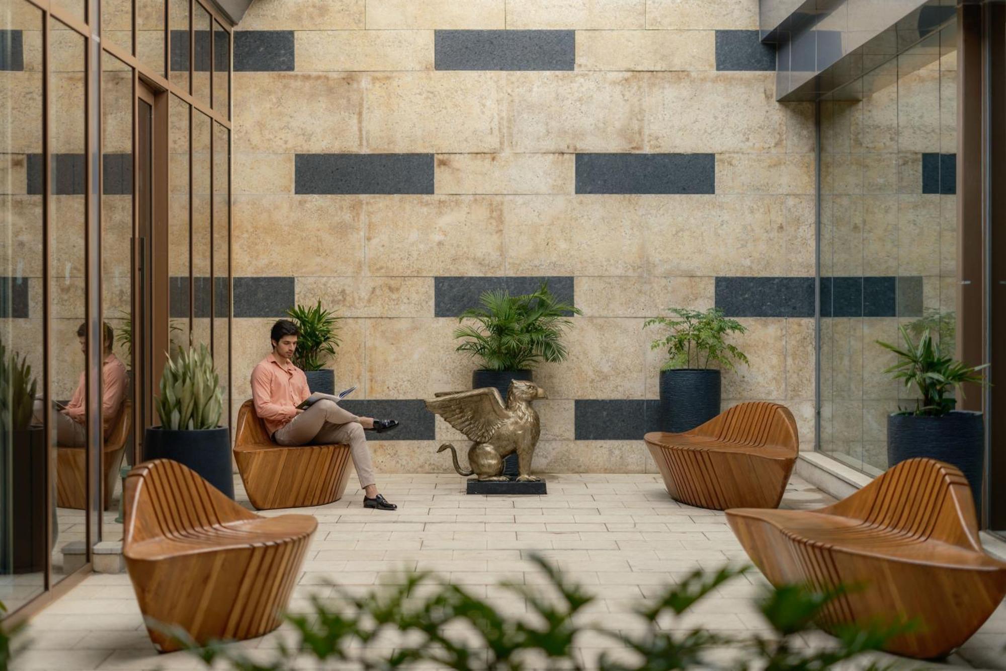 Jw Marriott Hotel Bengaluru Prestige Golfshire Resort & Spa Avati Bagian luar foto